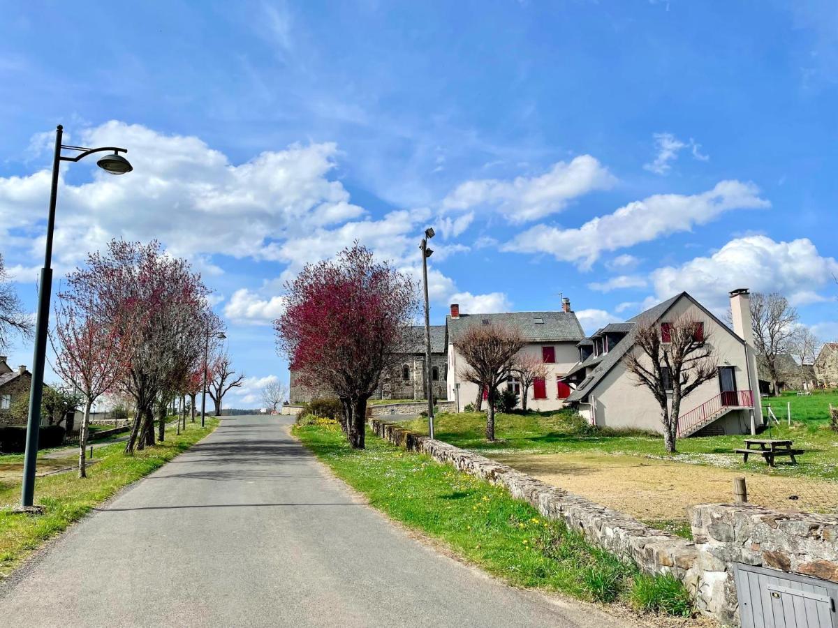 Auberge Le Beaulieu -Cantal Luaran gambar